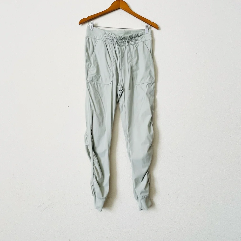 Lululemon SIZE 8 Dance Studio MR midrise 28” pants in light green